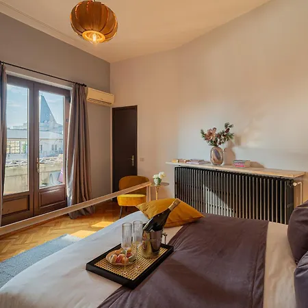 3br Atrium Penthouse By Cismigiu - Bright & Spacious With Balcony Apartment