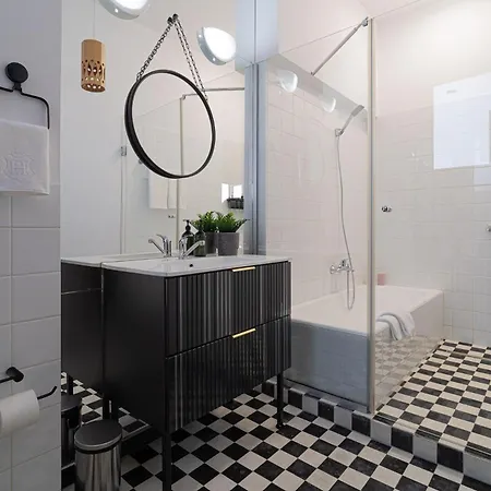 3br Atrium Penthouse By Cismigiu - Bright & Spacious With Balcony דירה
