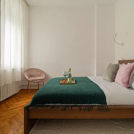 3br Atrium Penthouse By Cismigiu - Bright & Spacious With Balcony Lägenhet *